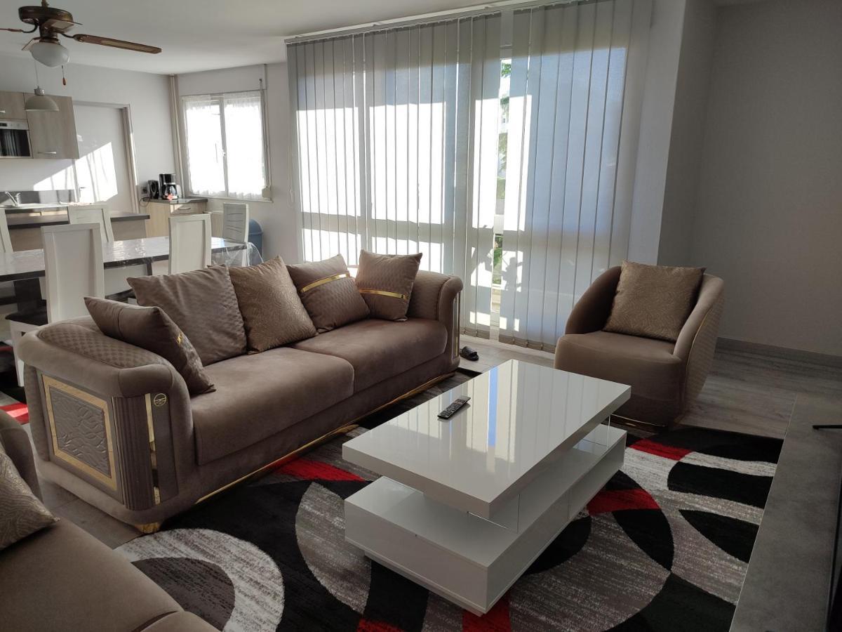 Grand Et Superbe Appartement Proche Paris Creil Exterior foto